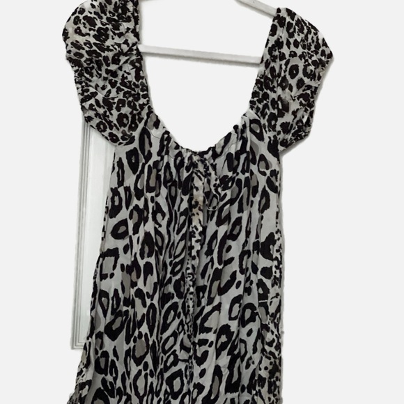 Black and White Ruched Tie Front Blouse - Picture 1 of 3